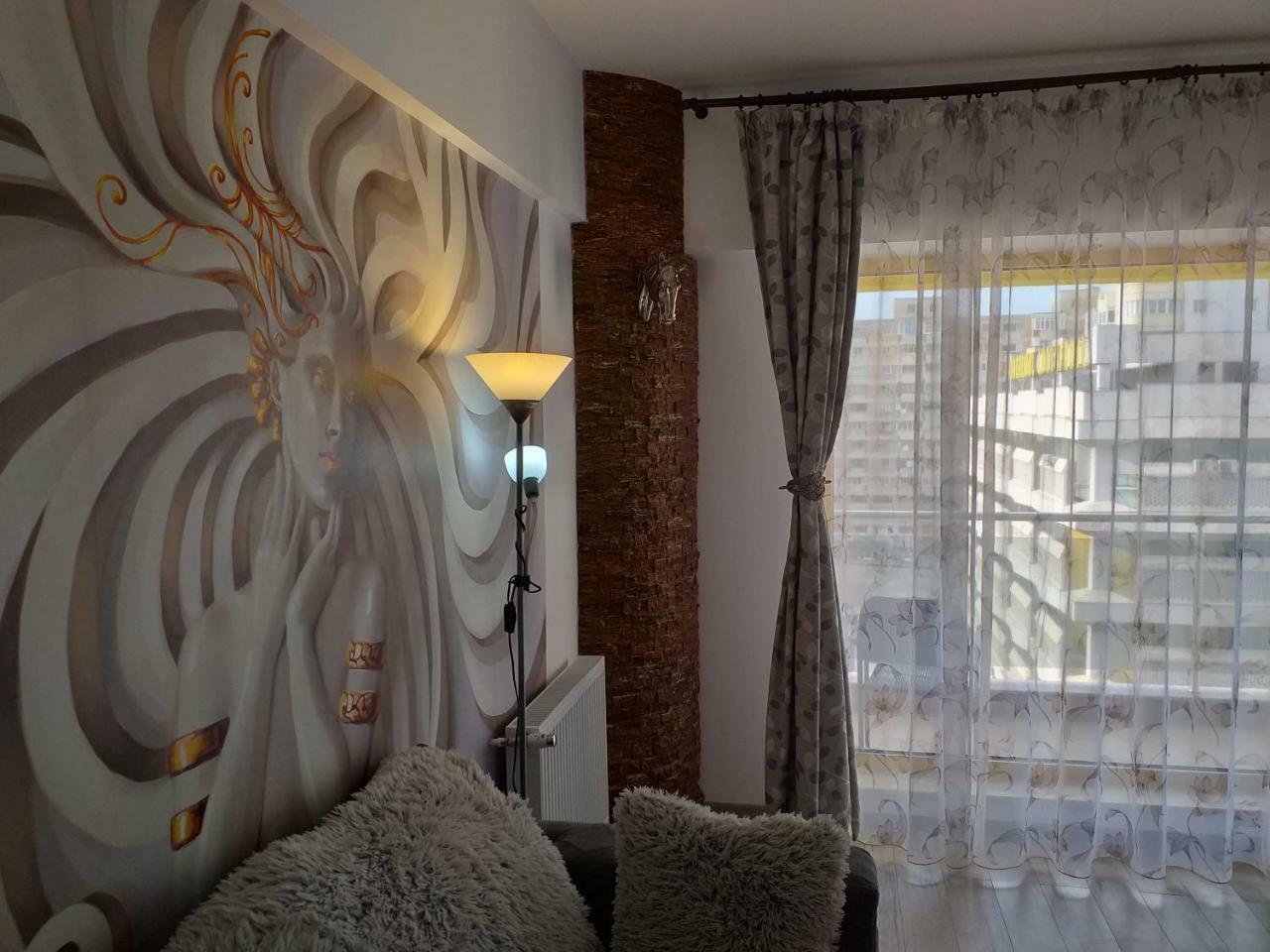 Downtown "Rendez-Vous" Luxury Apartment Bacău Екстериор снимка