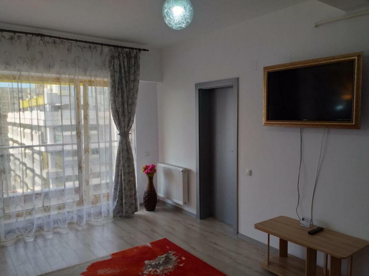 Downtown "Rendez-Vous" Luxury Apartment Bacău Екстериор снимка