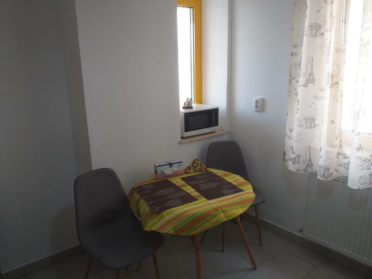 Downtown "Rendez-Vous" Luxury Apartment Bacău Екстериор снимка