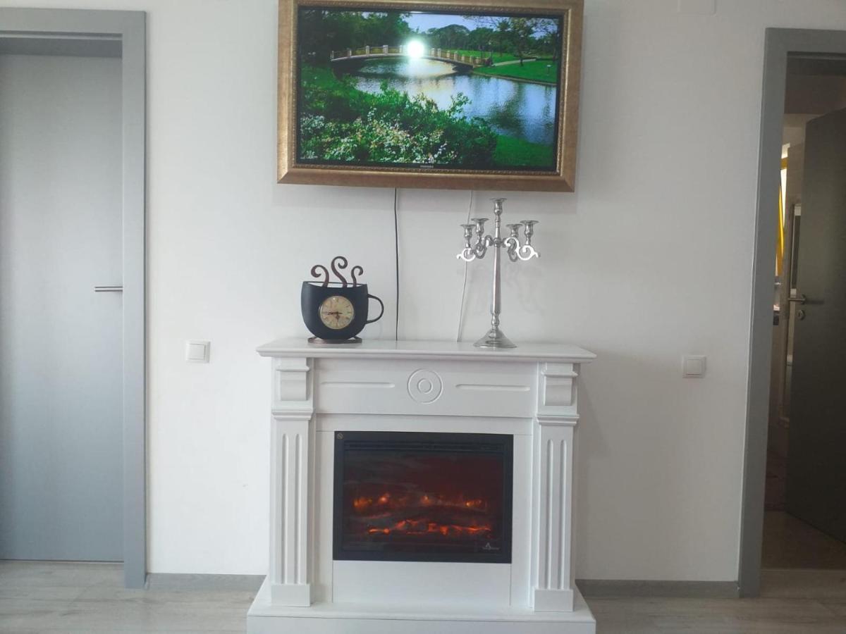 Downtown "Rendez-Vous" Luxury Apartment Bacău Екстериор снимка